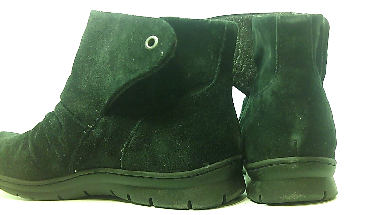 closed toe ankle boot