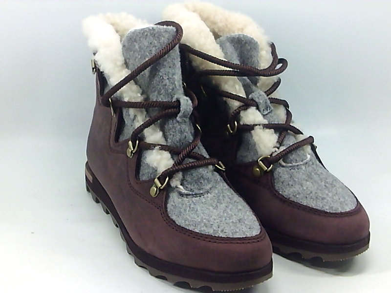 sneakchic alpine holiday boots by sorel
