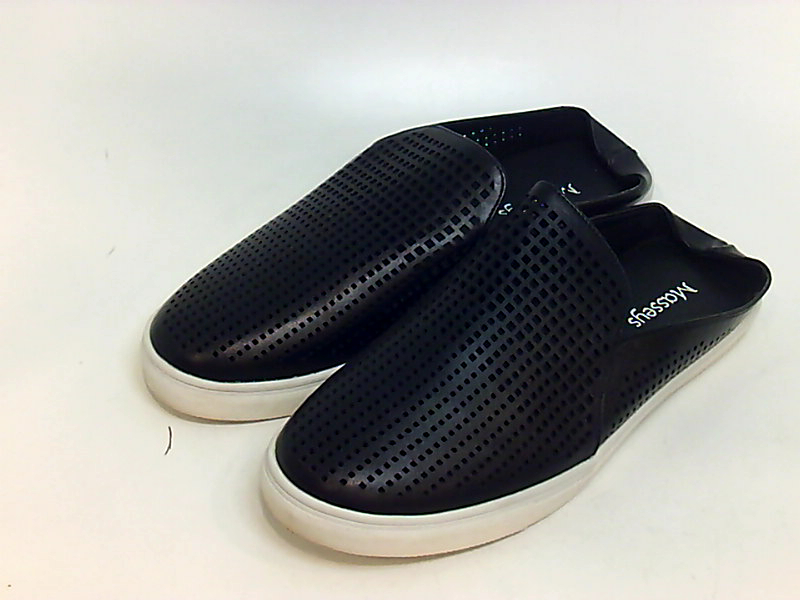 Masseys Womens Camden Fabric Low Top Slip On Fashion Sneakers, Black