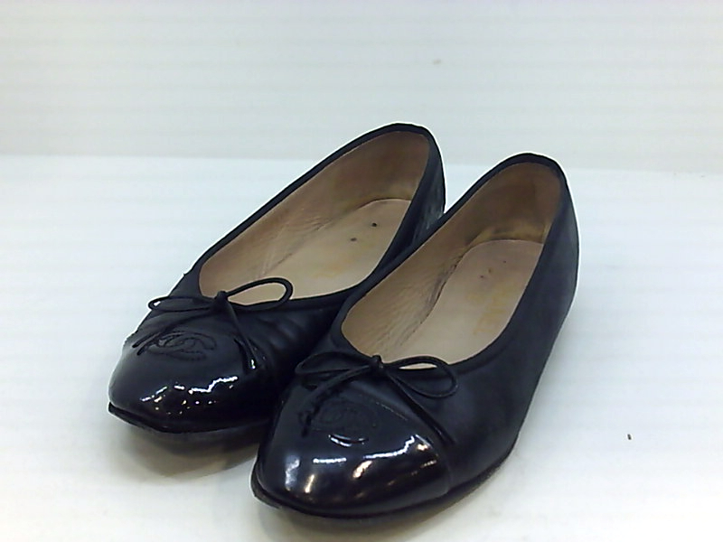 CHANEL Womens G02819 Leather Pointed Toe Ballet Flats, Black, Size 8.0 ...