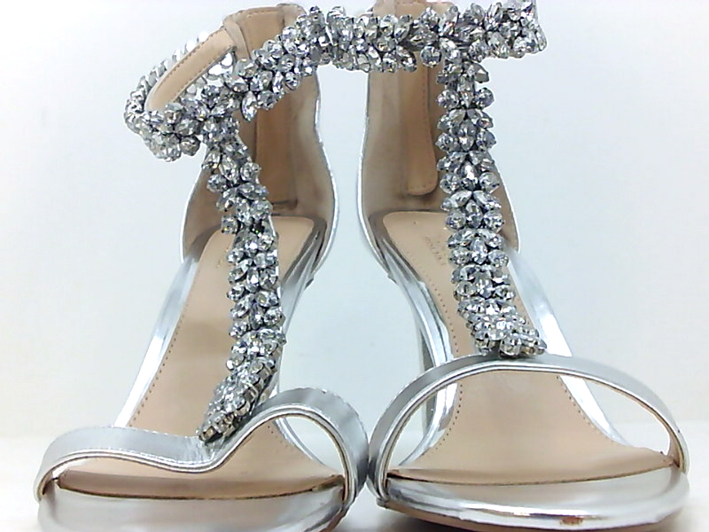 badgley mischka t strap heel