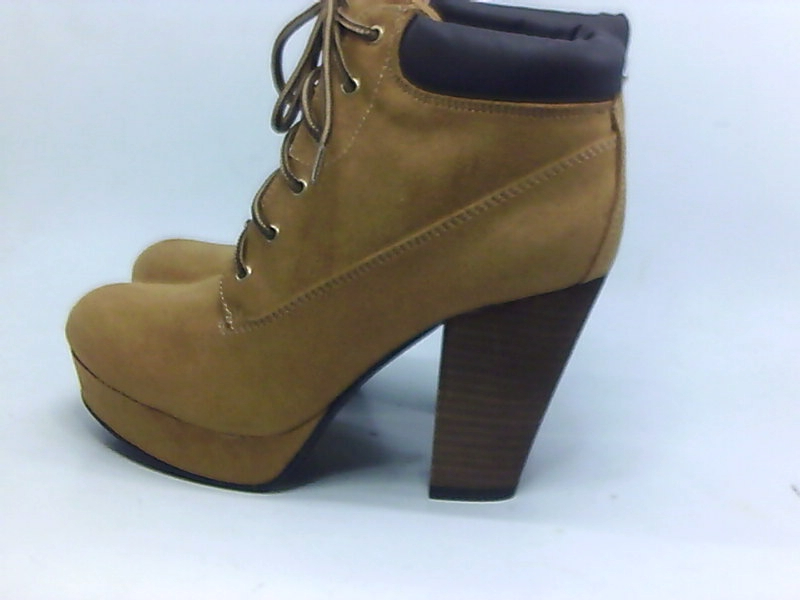 closed toe ankle boot