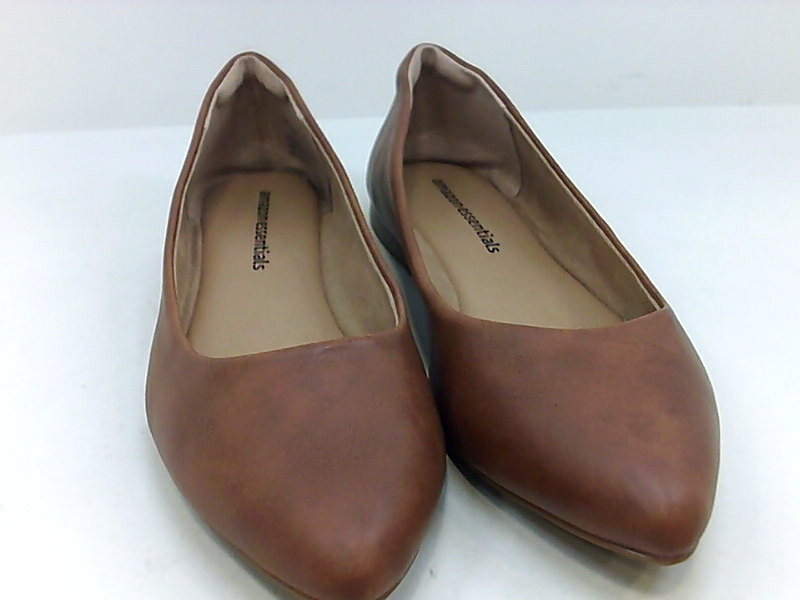 tan pointed shoes