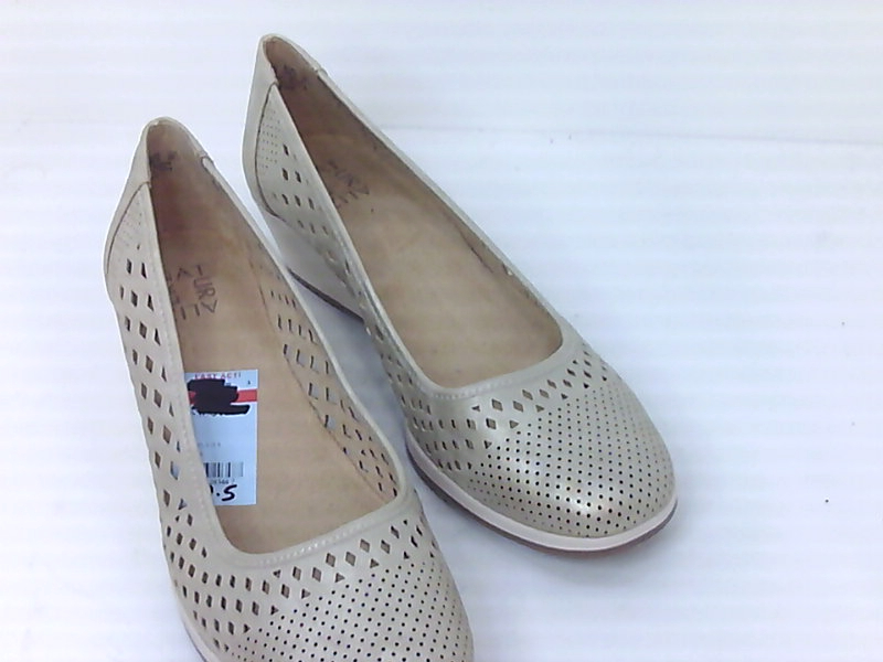 naturalizer square toe pumps