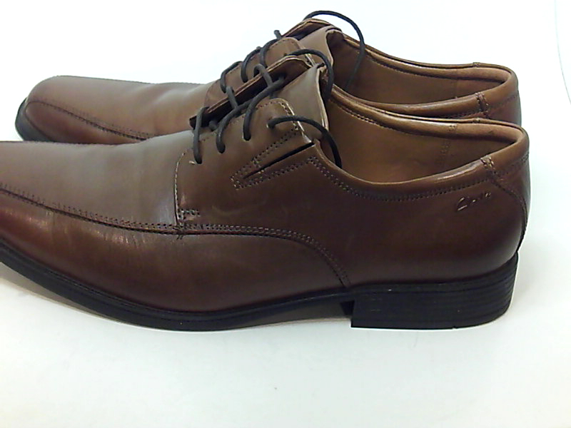 clarks tilden style
