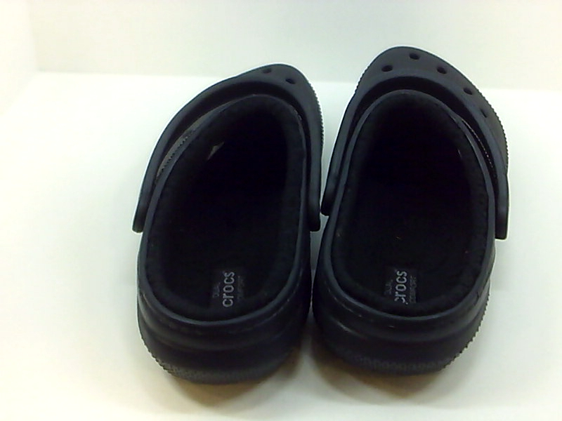 croc closed toe shoes