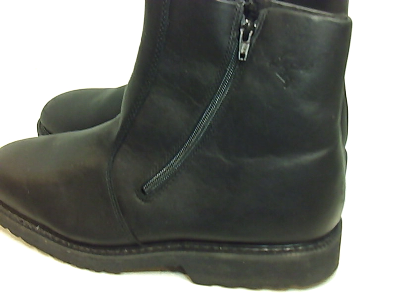 closed toe ankle boot