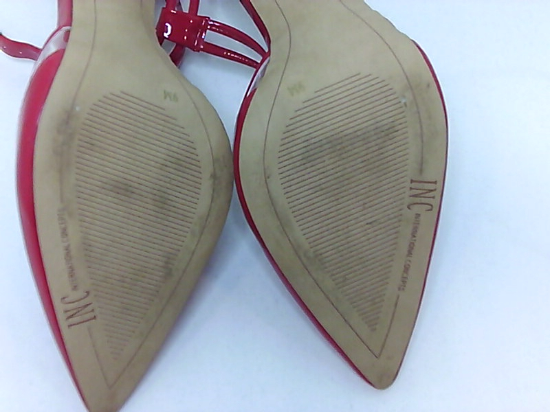 pointed toe t strap