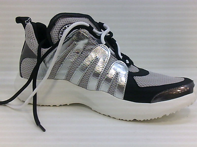 does dkny shoes run big or small