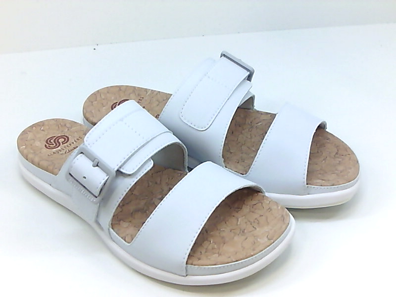 clarks sandals with toe loop