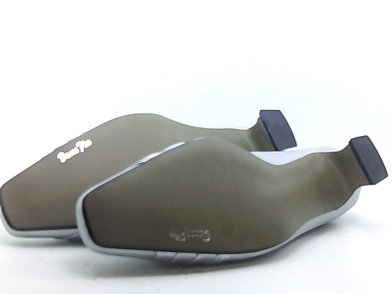 ladies pumps size 10
