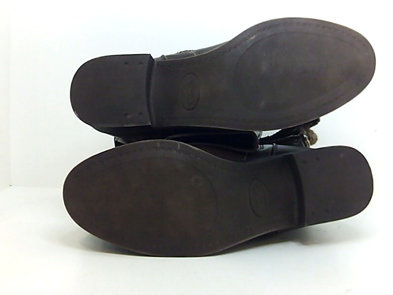 closed toe boots