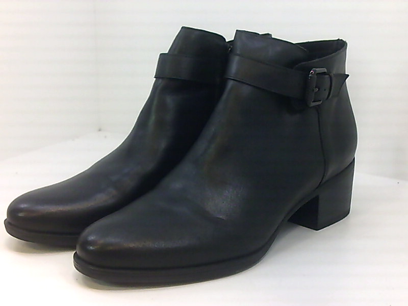 closed toe boot heels