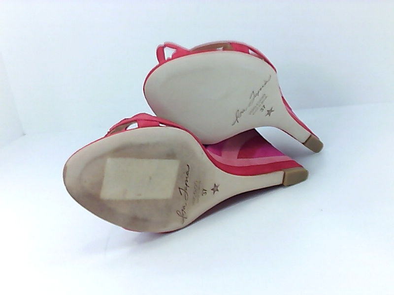 isa tapia heart flats