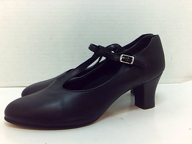 closed toe t strap pumps