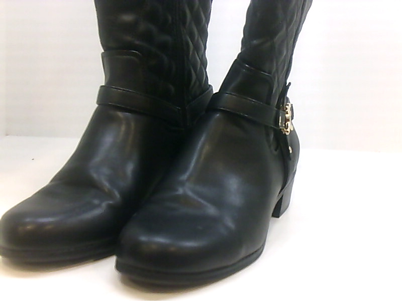 closed toe boots