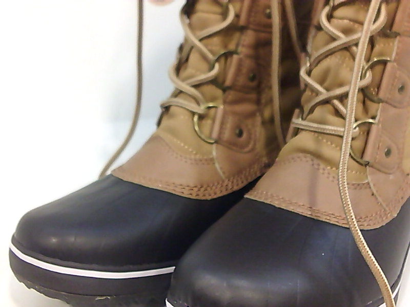 closed toe boots