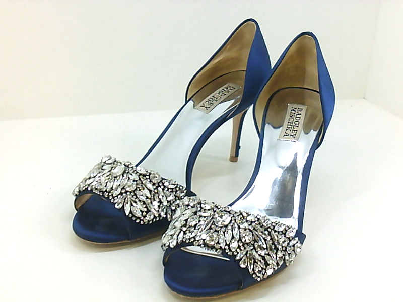 badgley mischka hansen pump