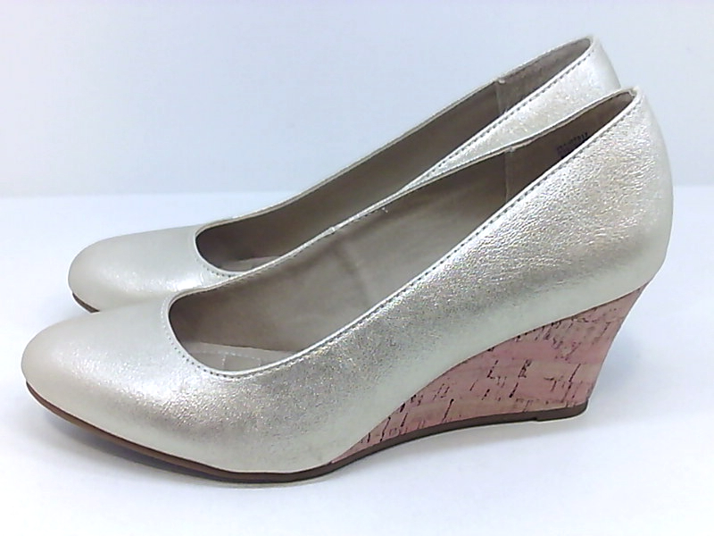 cream closed toe wedges