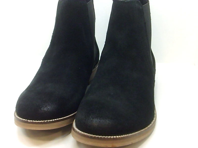 black crevo boots