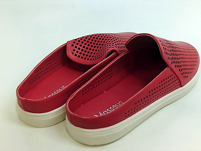 Masseys Womens Camden Fabric Low Top Slip On Fashion Sneakers, Red