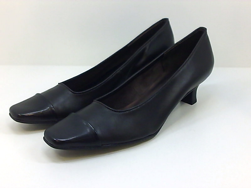 vaneli cap toe