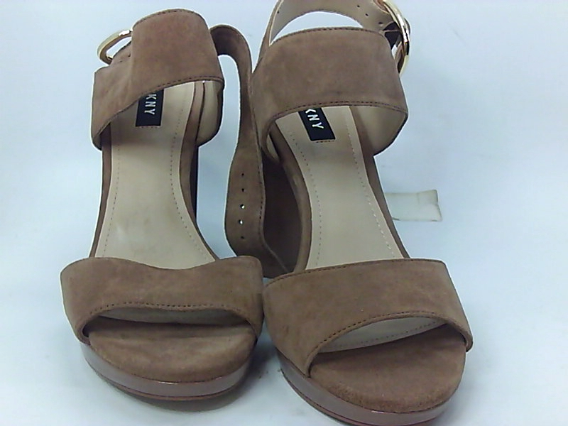 womens sandals size 7