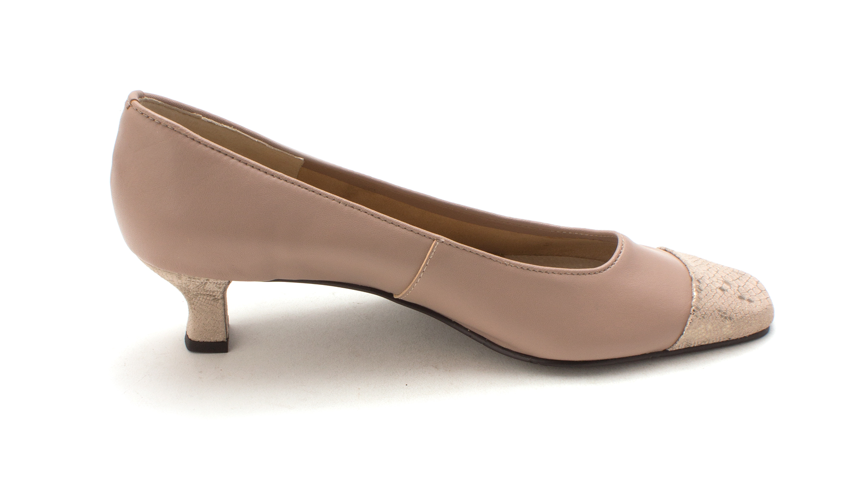 vaneli cap toe