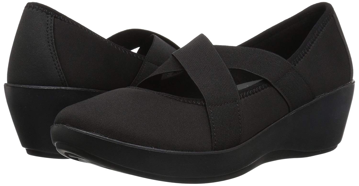 crocs women's busy day strappy wedge