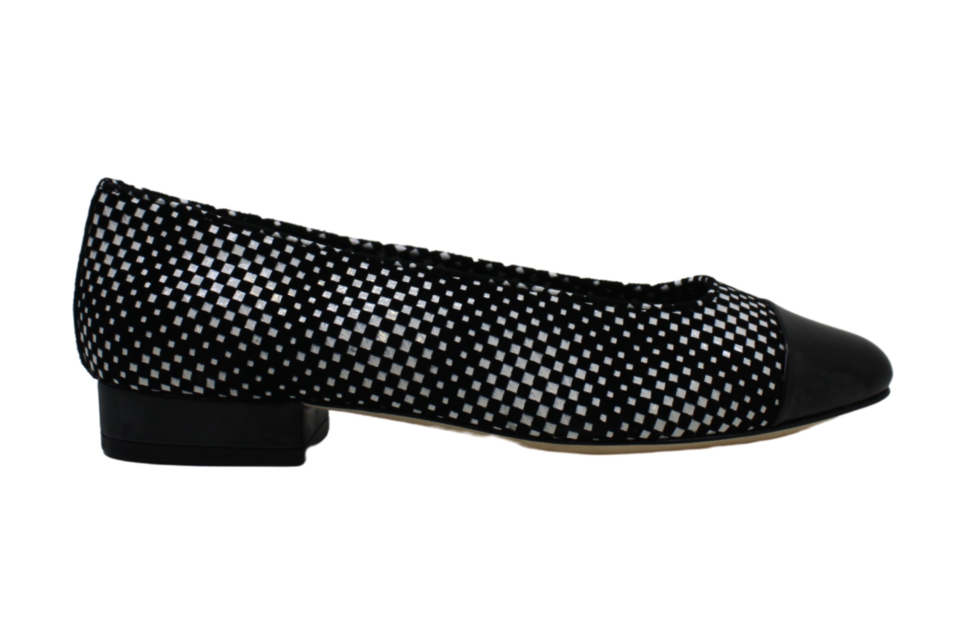 vaneli cap toe
