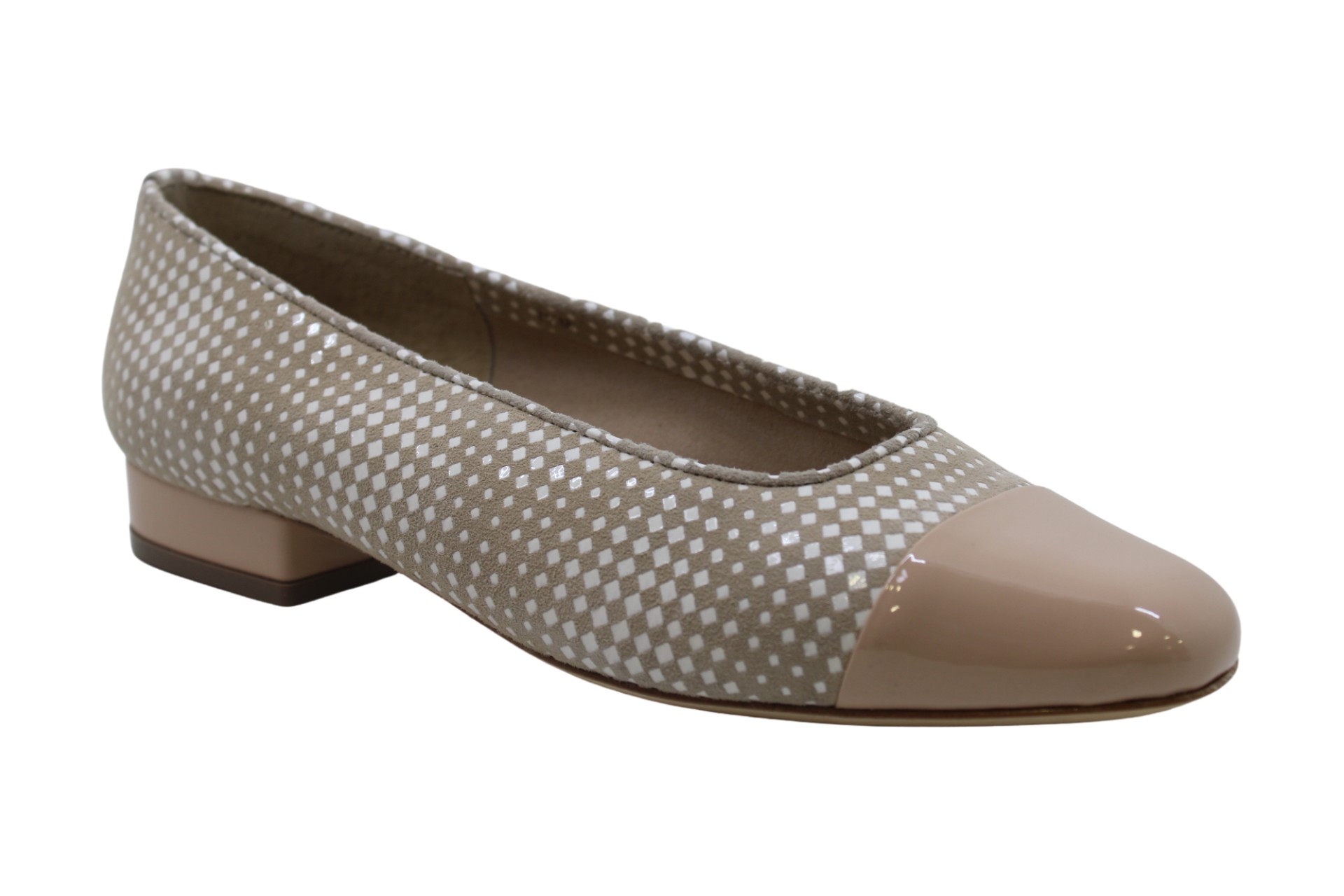 vaneli cap toe