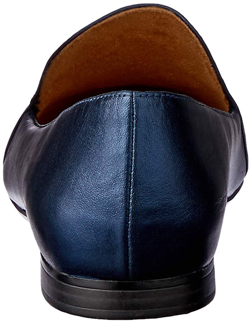 navy closed toe shoes