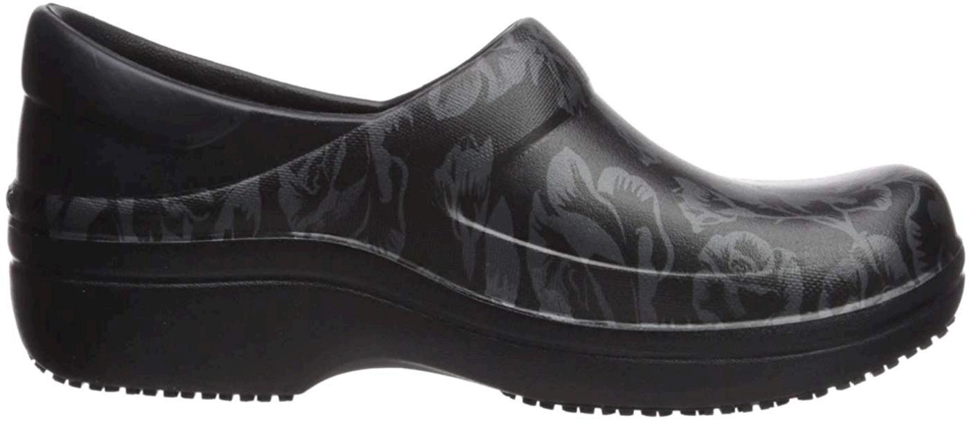 crocs women's neria pro ii graphic clog