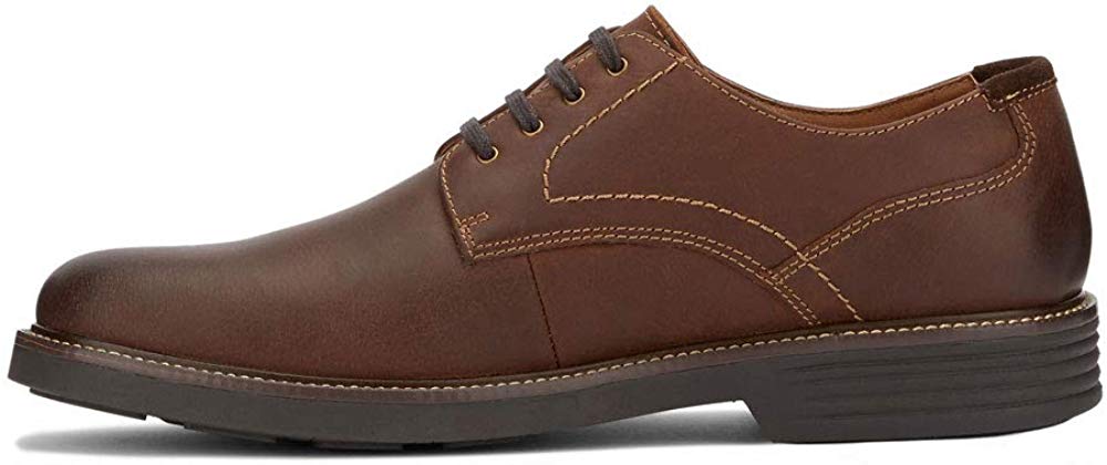 tan walking boots mens