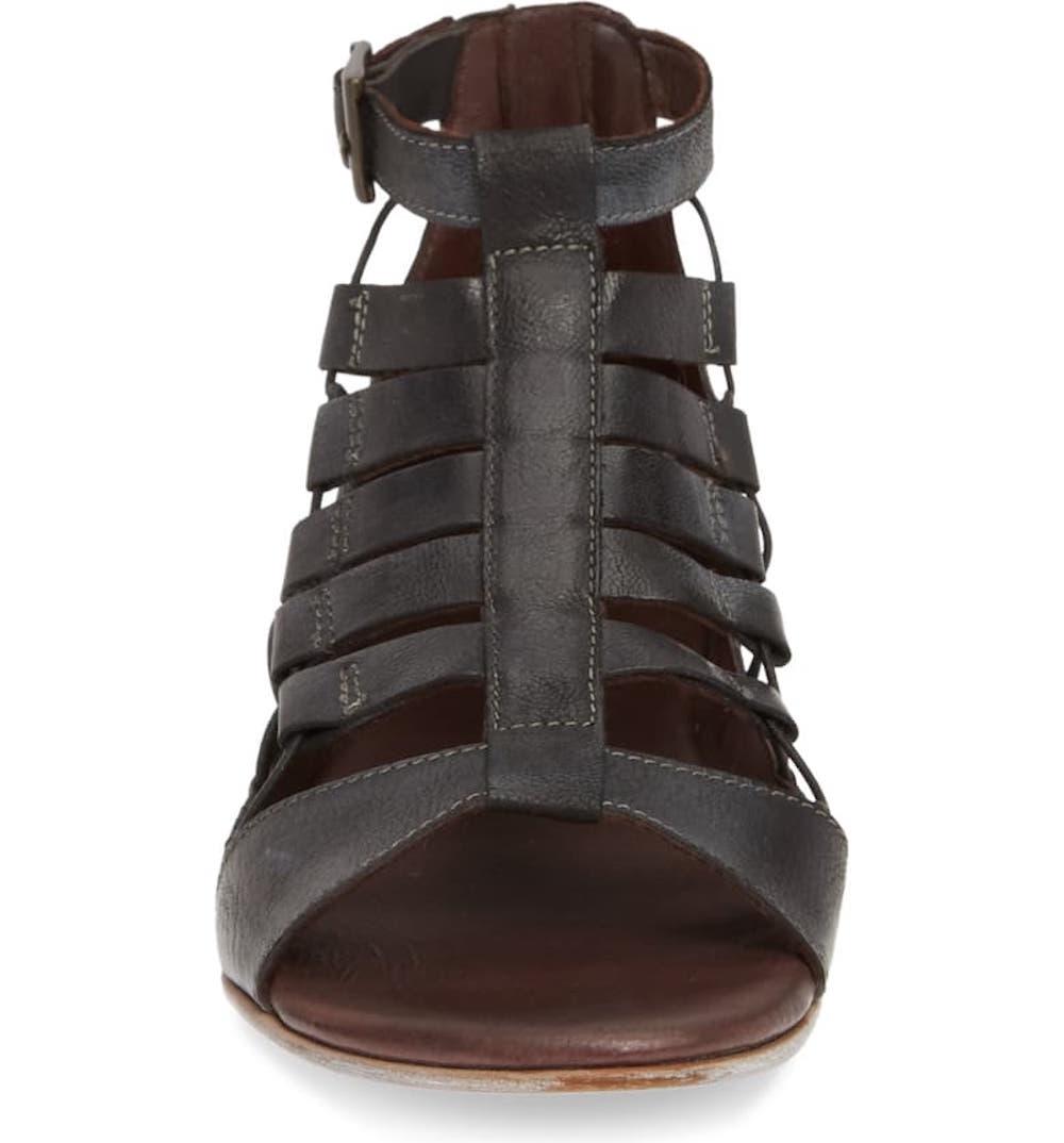 casual strappy sandals