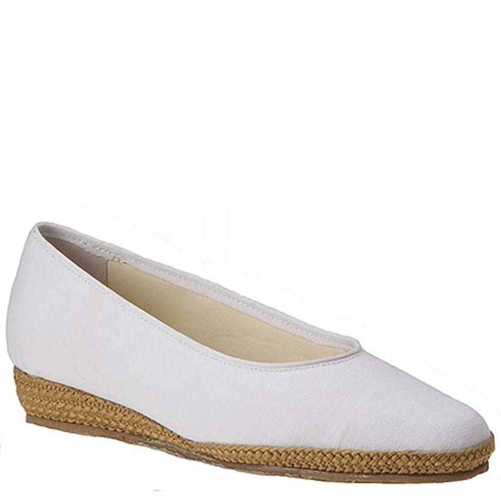Beacon Womens Phoenix Fabric Closed Toe Espadrille Flats, White, Size 6