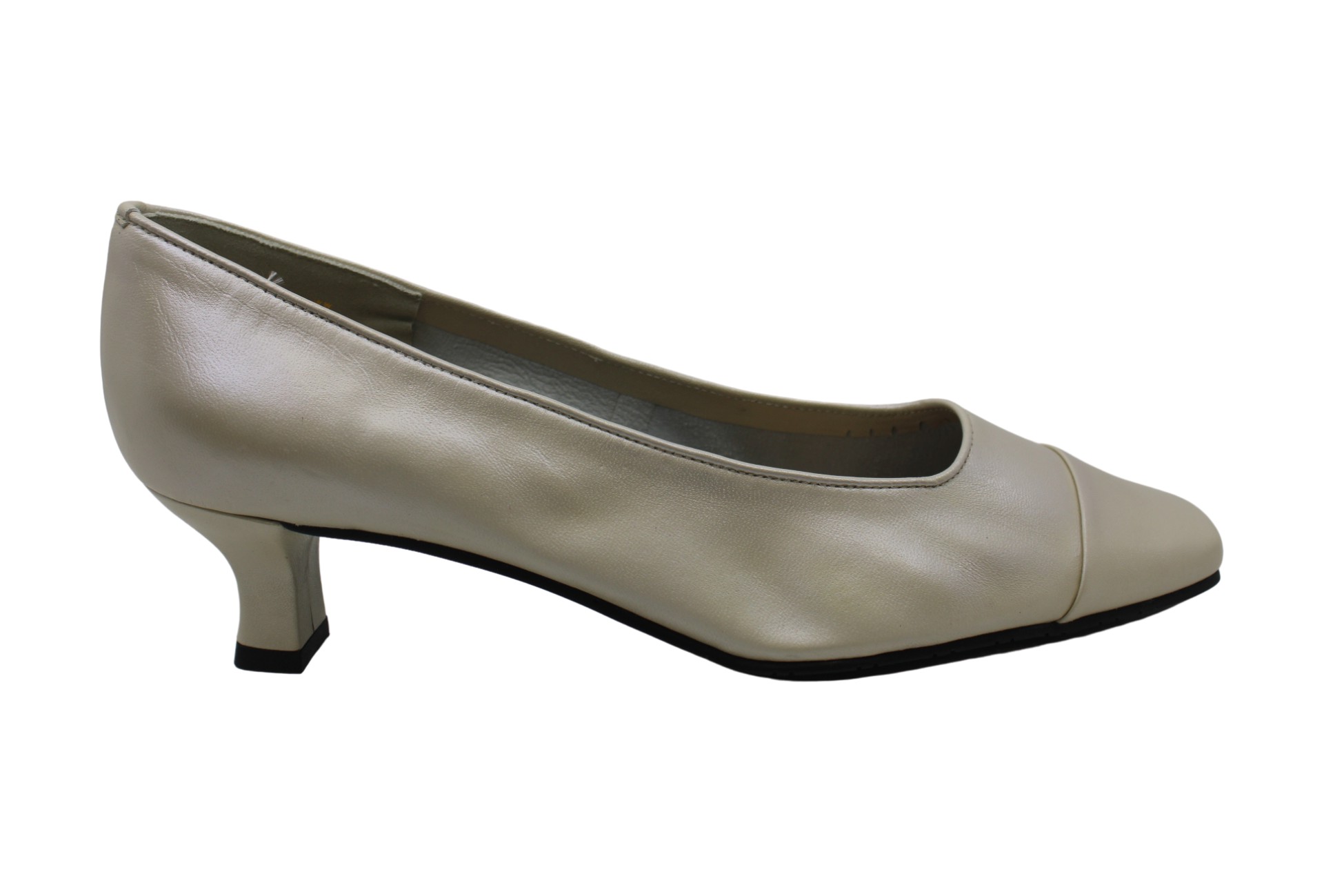 vaneli cap toe