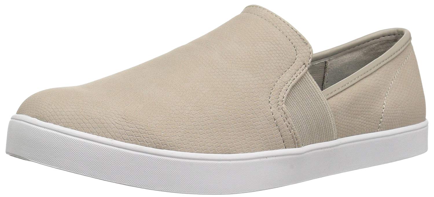 nike football studs under 3000