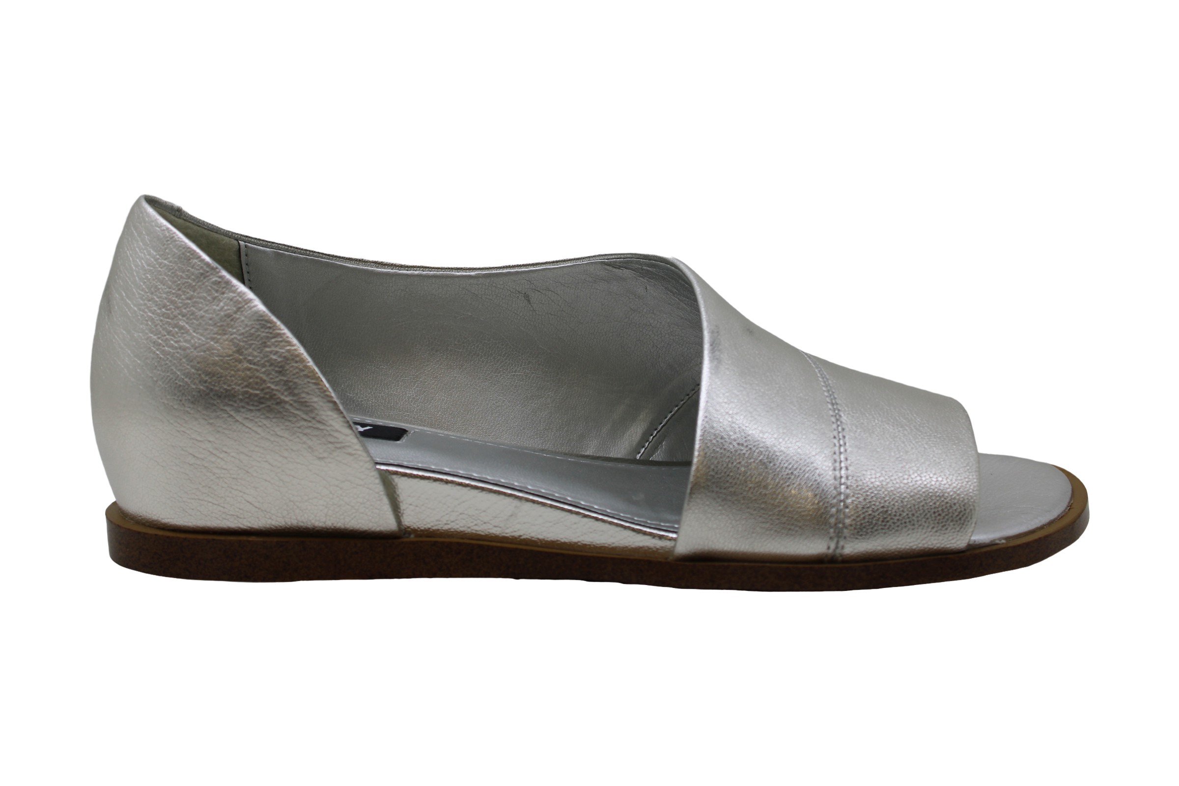 white flats closed toe