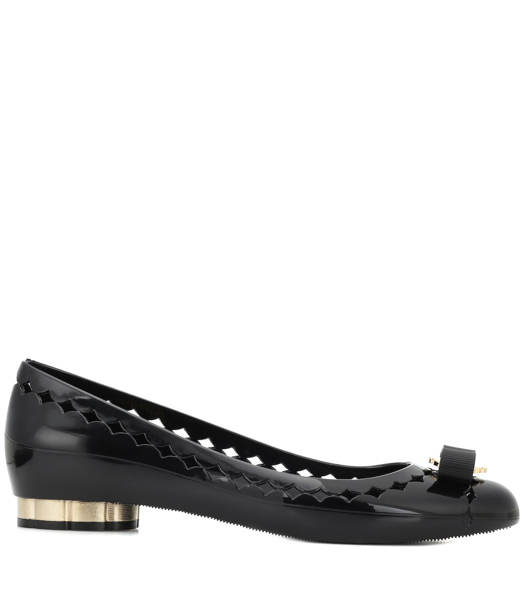 salvatore ferragamo vara bow jelly ballet flats