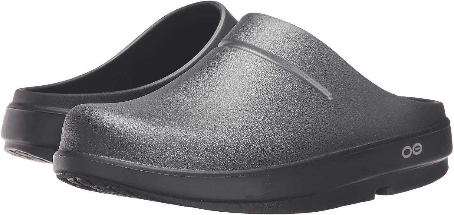 oofos size 11